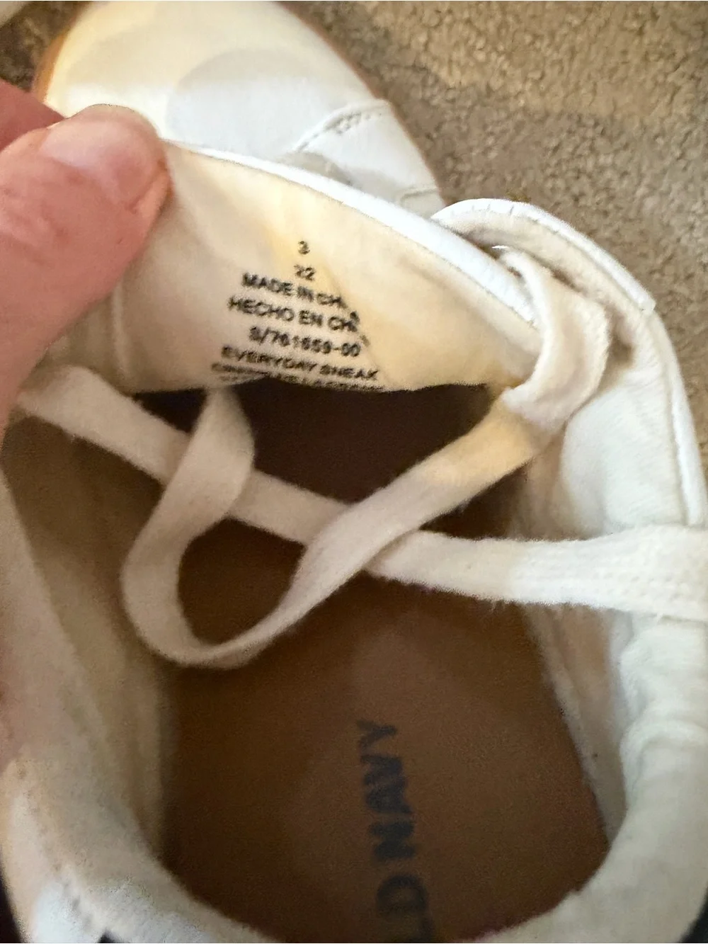 Old Navy kids’ white low-top sneakers in size  3